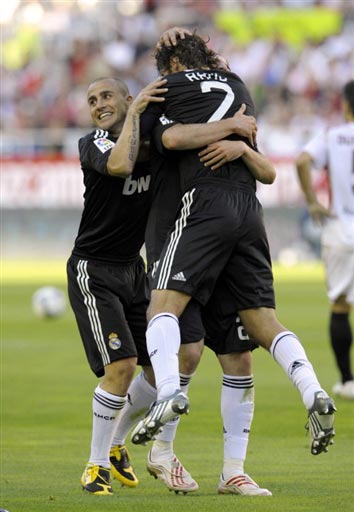 克尔费尔德：成为首位单场对诺伊尔打进两个点球的人？太棒了（克尔费尔德：单场两次点射破诺伊尔成首人，太棒了）