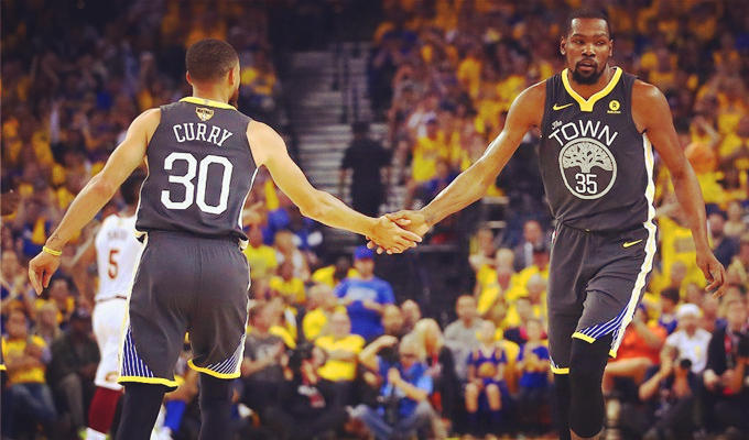 兰克尔-泽在上周举办婚礼，此前他与青岛海牛闹得不欢而散（与青岛海牛不欢而散后，兰克尔-泽上周完婚）