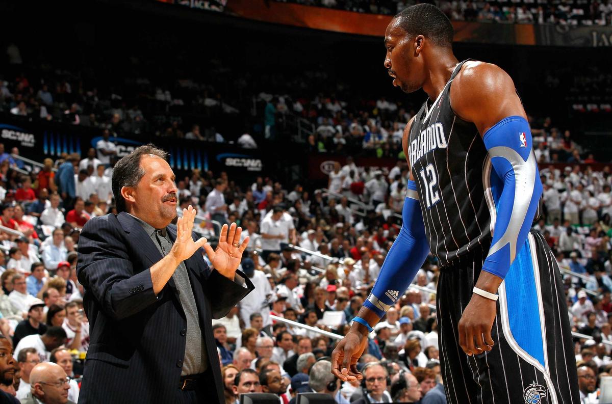 斯潘塞末节12分险些导演惊天逆转，梅尔顿复出首秀亮眼（斯潘塞末节轰12分险上演大逆转，梅尔顿复出首秀抢眼）