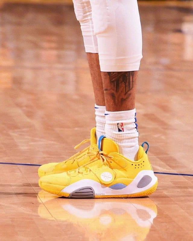 胡荷韬：现在膝盖还有很多问题；已不把自己看作年轻球员了（胡荷韬直言膝盖问题尚多，已不再将自己归为年轻球员）