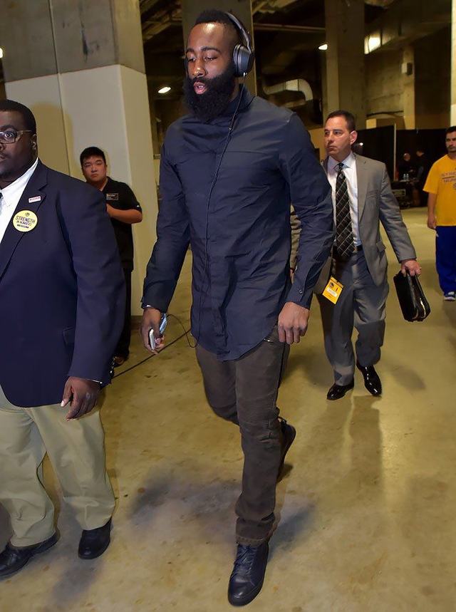 西媒：第六街资本和路易威登有意收购皇马俱乐部10%的股份（西媒：第六街资本与路易威登拟购皇马10%股权）