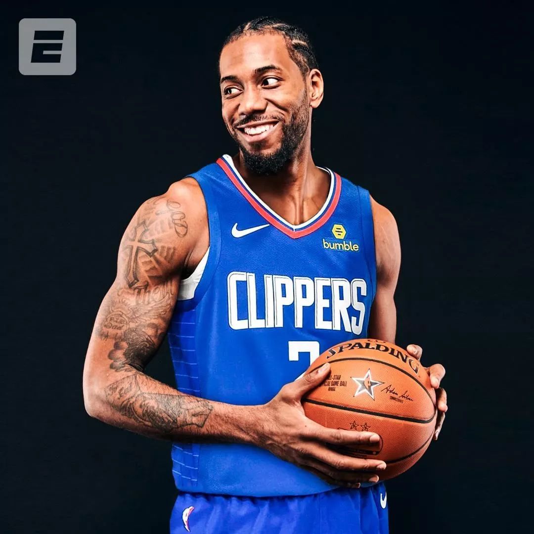 世体：贝尔纳尔对冬窗租借离队持开放态度，他的上场时间太少（世体：因出场机会有限，贝尔纳尔愿在冬窗租借离队）