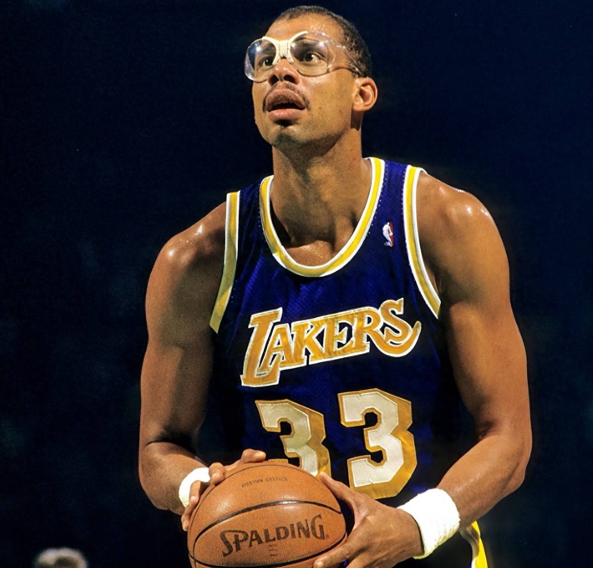 许昕解说成都混团世界杯中国队Vs日本队决赛王曼昱与张本美和的比赛！（许昕评述成都混团世界杯中日决赛：王曼昱对阵张本美和）