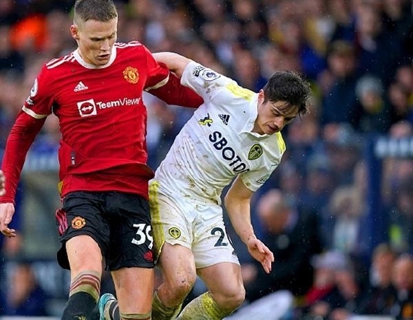 连续20场联赛进球2+，拜仁追平自己保持的德甲历史纪录（拜仁联赛连20场至少进2球，追平其保持的德甲历史纪录）